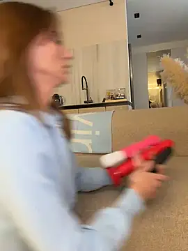 Snapshot of -AngelAri- chatting on 03/27/26, 08:30 -AngelAri- online show from 03/27/26, 08:30