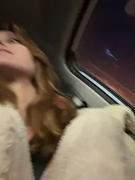 Snapshot of -AngelAri- chatting on 04/09/26, 06:02 -AngelAri- online show from 04/09/26, 06:02