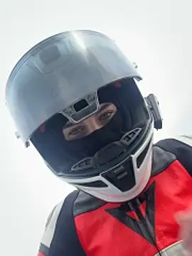 Snapshot of -AngelAri- chatting on 04/14/26, 11:27 -AngelAri- online show from 04/14/26, 11:27