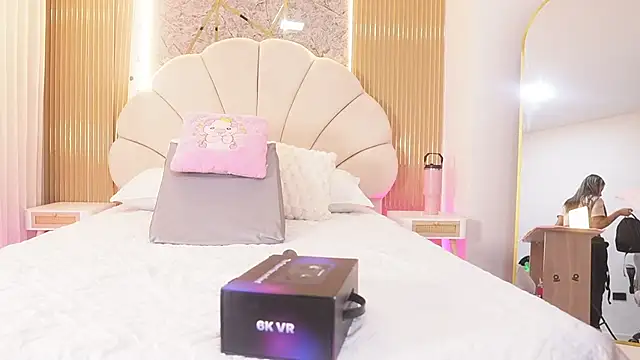 Snapshot of mssburbuja chatting on 11/12/25, 03:07 mssburbuja online show from 11/12/25, 03:07