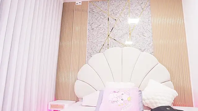 Snapshot of mssburbuja chatting on 11/13/25, 03:05 mssburbuja online show from 11/13/25, 03:05