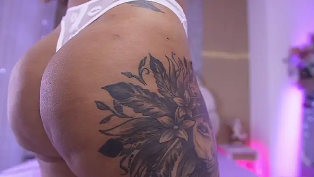 Snapshot of mssburbuja chatting on 12/20/25, 03:13 mssburbuja online show from 12/20/25, 03:13