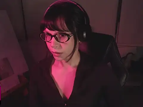 Snapshot of alien__show chatting on 03/30/26, 06:03 alien show online show from 03/30/26, 06:03