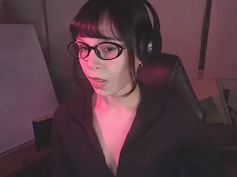 Snapshot of alien__show chatting on 04/08/26, 09:09 alien show online show from 04/08/26, 09:09