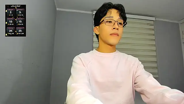 Snapshot of tom_Howard chatting on 03/16/26, 05:44 tom Howard online show from 03/16/26, 05:44