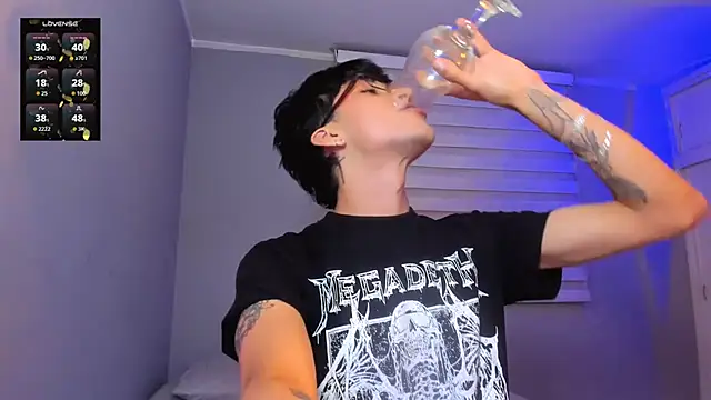 Snapshot of tom_Howard chatting on 03/17/26, 03:55 tom Howard online show from 03/17/26, 03:55