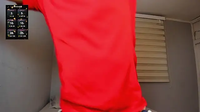 Snapshot of tom_Howard chatting on 03/19/26, 11:36 tom Howard online show from 03/19/26, 11:36