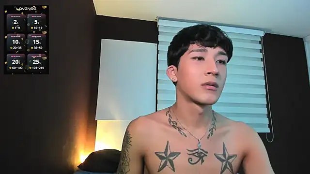 Snapshot of tom_Howard chatting on 04/16/26, 12:00 tom Howard online show from 04/16/26, 12:00