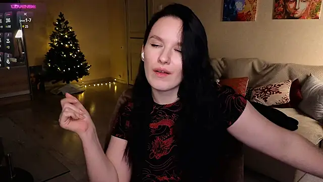 Snapshot of Val_lava chatting on 12/20/24, 11:37 Val lava online show from 12/20/24, 11:37