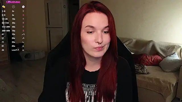 Snapshot of Val_lava chatting on 09/19/25, 08:20 Val lava online show from 09/19/25, 08:20