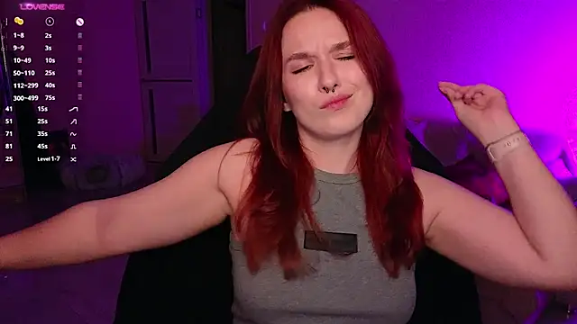 Snapshot of Val_lava chatting on 09/28/25, 07:41 Val lava online show from 09/28/25, 07:41