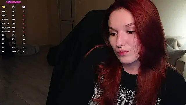 Snapshot of Val_lava chatting on 10/03/25, 07:22 Val lava online show from 10/03/25, 07:22