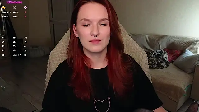 Snapshot of Val_lava chatting on 10/26/25, 07:31 Val lava online show from 10/26/25, 07:31