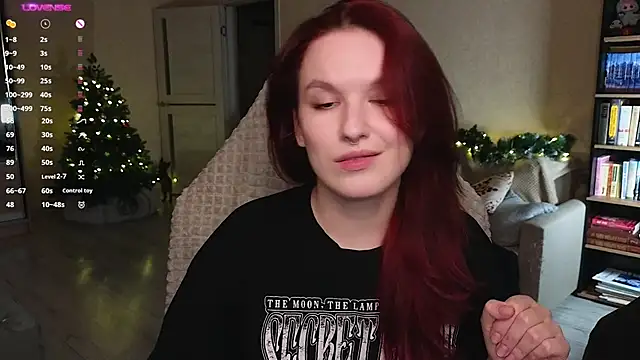 Snapshot of Val_lava chatting on 12/17/25, 08:04 Val lava online show from 12/17/25, 08:04