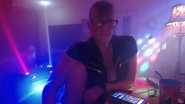 COUPLE4VOYEUR01 online show from 09/20/25, 07:04