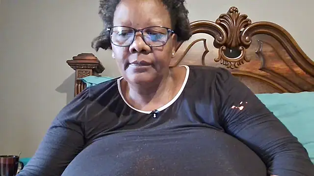 Snapshot of SEXYBOOBSNASS chatting on 03/12/25, 05:46 SEXYBOOBSNASS online show from 03/12/25, 05:46