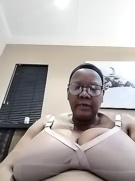 Snapshot of SEXYBOOBSNASS chatting on 09/22/25, 06:43 SEXYBOOBSNASS online show from 09/22/25, 06:43