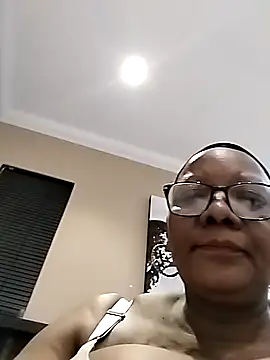 Snapshot of SEXYBOOBSNASS chatting on 09/23/25, 09:18 SEXYBOOBSNASS online show from 09/23/25, 09:18