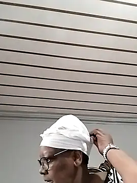 Snapshot of SEXYBOOBSNASS chatting on 10/05/25, 03:54 SEXYBOOBSNASS online show from 10/05/25, 03:54