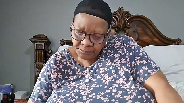 Snapshot of SEXYBOOBSNASS chatting on 10/10/25, 04:11 SEXYBOOBSNASS online show from 10/10/25, 04:11