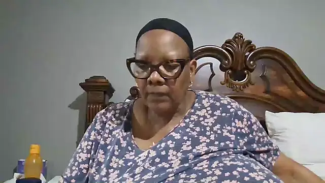 Snapshot of SEXYBOOBSNASS chatting on 10/10/25, 06:18 SEXYBOOBSNASS online show from 10/10/25, 06:18