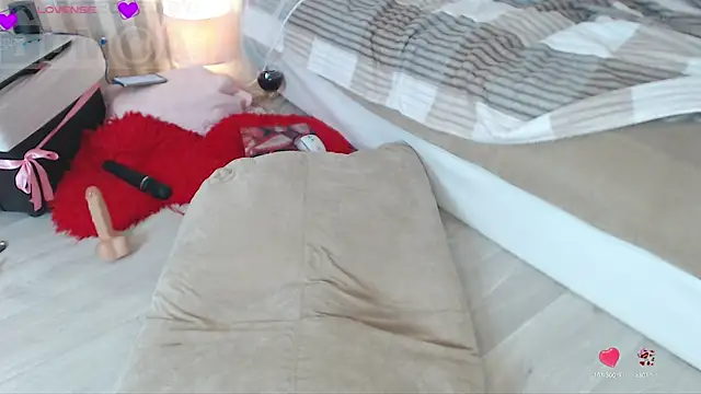 Snapshot of sexyshowow chatting on 03/12/25, 09:13 sexyshowow online show from 03/12/25, 09:13