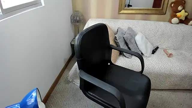 NicolettColin online show from 09/08/25, 08:19