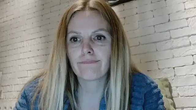 Angel girllovemy online show from 11/22/25, 04:17