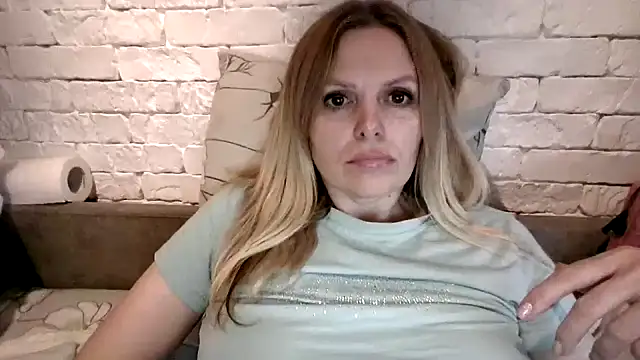 Angel girllovemy online show from 12/04/25, 09:29