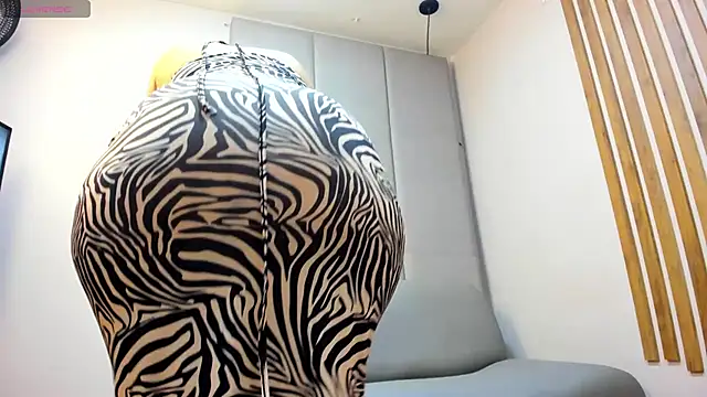 AlishaPalmer online show from 11/15/25, 12:23