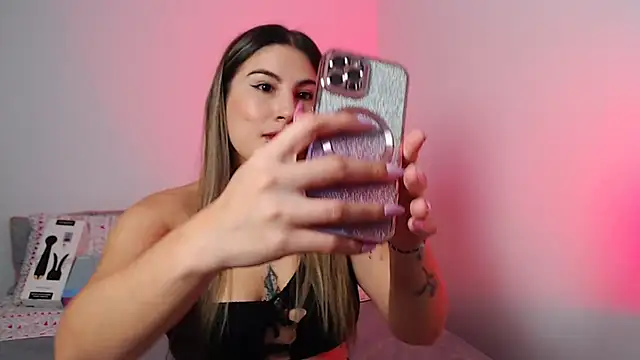 Snapshot of amelie_collins chatting on 01/27/25, 10:38 amelie collins online show from 01/27/25, 10:38