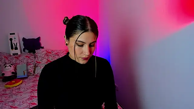 Snapshot of amelie_collins chatting on 03/06/25, 10:58 amelie collins online show from 03/06/25, 10:58