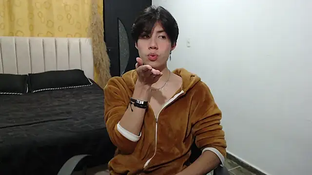 Elio-cam online show from 12/23/24, 08:44