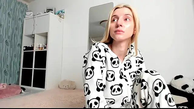 KenzieDawton online show from 01/13/25, 05:01