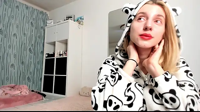 KenzieDawton online show from 01/19/25, 05:15