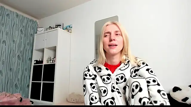 KenzieDawton online show from 02/27/25, 05:02