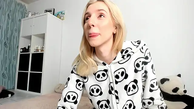 KenzieDawton online show from 11/06/25, 04:46