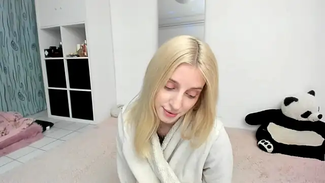 Snapshot of KenzieDawton chatting on 05/23/26, 05:06 KenzieDawton online show from 05/23/26, 05:06