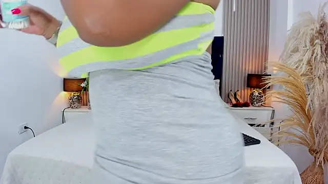 gabytyara2 online show from 02/27/26, 04:18