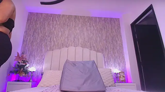 raven lilith  online show from 12/21/25, 03:13