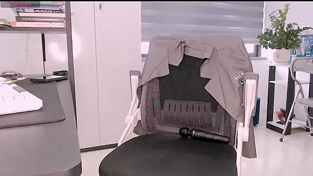 Shyn   online show from 03/25/26, 05:02