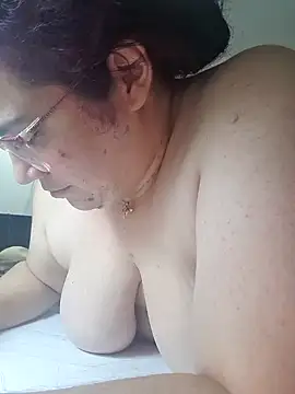 karlythothxh online show from 02/19/25, 04:44