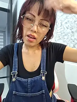 Snapshot of AiledSC chatting on 01/03/25, 10:40 AiledSC online show from 01/03/25, 10:40