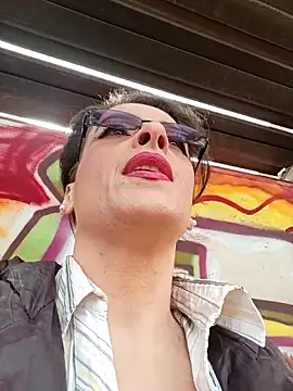 Snapshot of RebeccaNoble chatting on 04/14/26, 12:44 RebeccaNoble online show from 04/14/26, 12:44