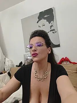 Snapshot of RebeccaNoble chatting on 06/14/26, 12:41 RebeccaNoble online show from 06/14/26, 12:41