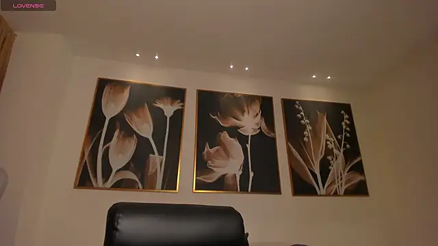 LindseyCox online show from 12/05/24, 07:28