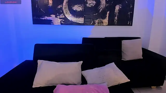 LindseyCox online show from 02/07/25, 07:49