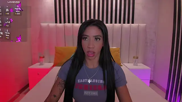 LindseyCox online show from 11/08/25, 04:34