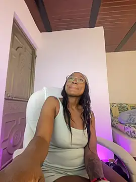 Snapshot of missylsy chatting on 07/25/26, 02:31 missylsy online show from 07/25/26, 02:31