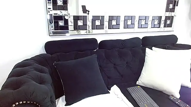 NatyTaylor online show from 11/14/25, 08:07